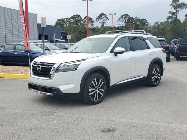 new 2025 Nissan Pathfinder car, priced at $49,753