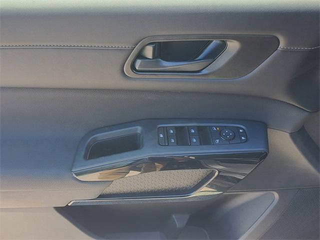 new 2025 Nissan Pathfinder car, priced at $34,676