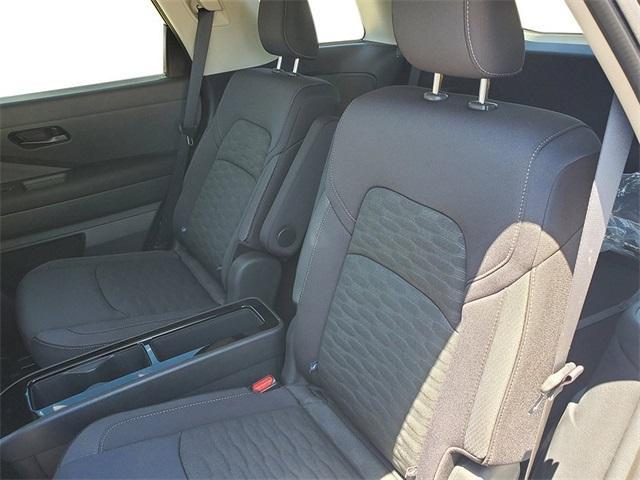 new 2025 Nissan Pathfinder car, priced at $34,676
