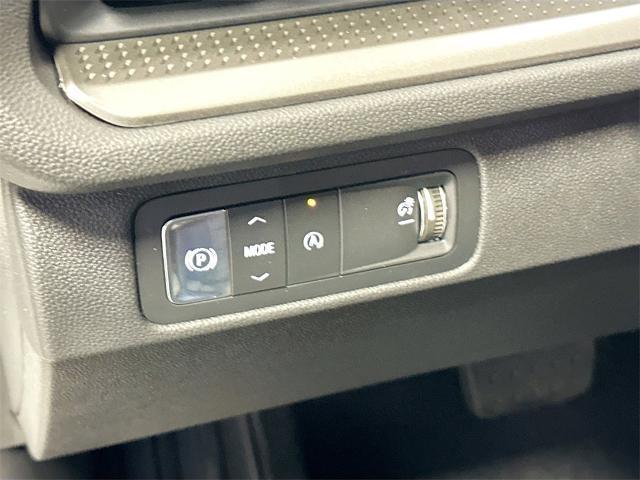 new 2026 Chevrolet Traverse car, priced at $39,895