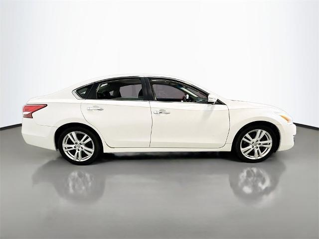 used 2013 Nissan Altima car, priced at $10,795