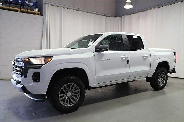 new 2024 Chevrolet Colorado car, priced at $30,995