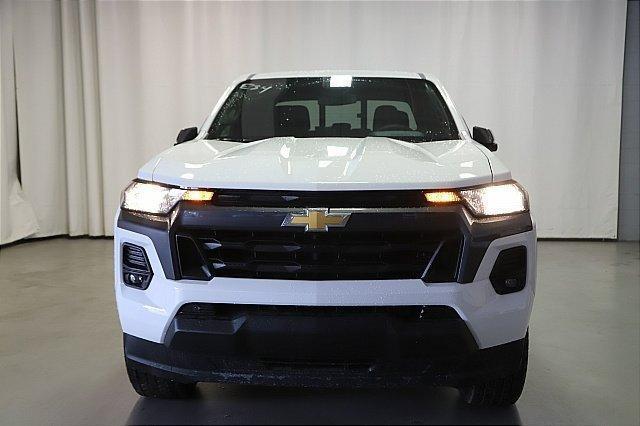 new 2024 Chevrolet Colorado car, priced at $30,995