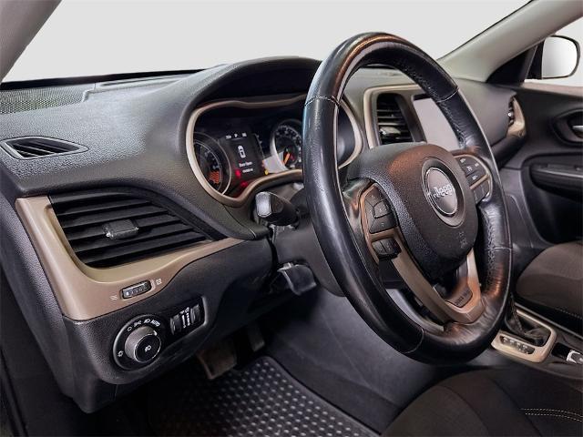used 2015 Jeep Cherokee car, priced at $6,795