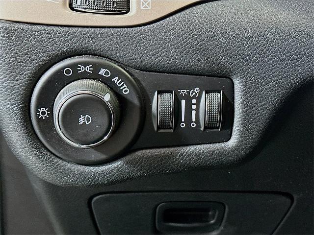used 2015 Jeep Cherokee car, priced at $6,795