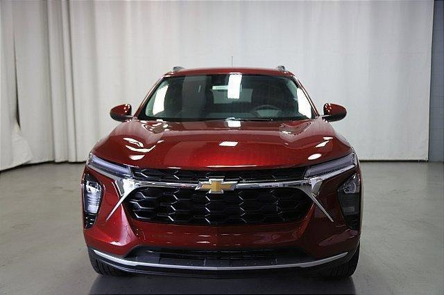 new 2025 Chevrolet Trax car, priced at $22,800