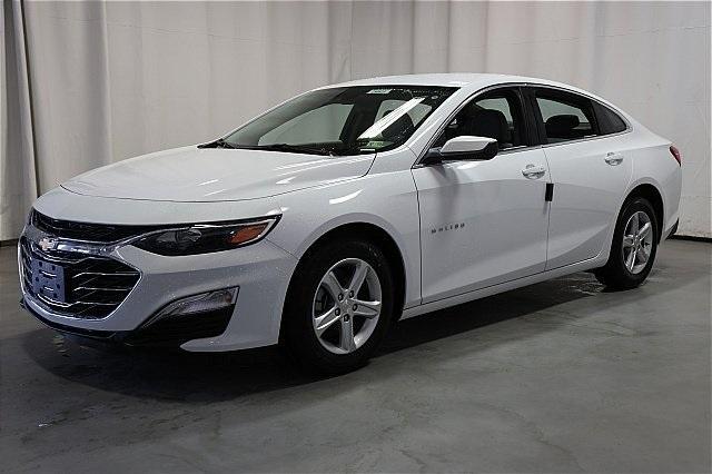 new 2025 Chevrolet Malibu car, priced at $23,995