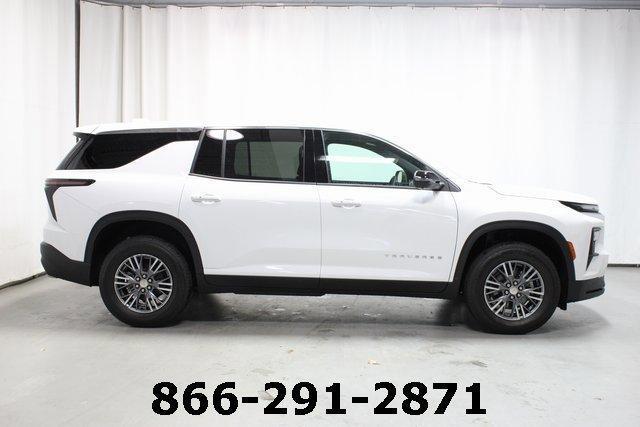 used 2024 Chevrolet Traverse car, priced at $39,995