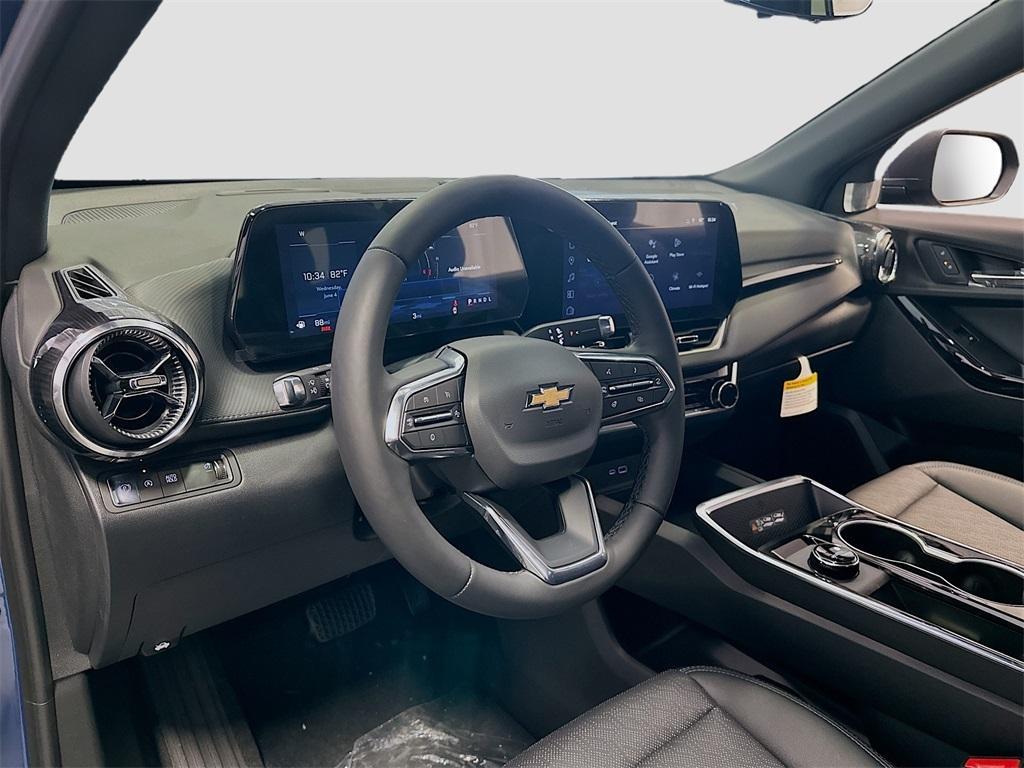 new 2026 Chevrolet Equinox car, priced at $31,405