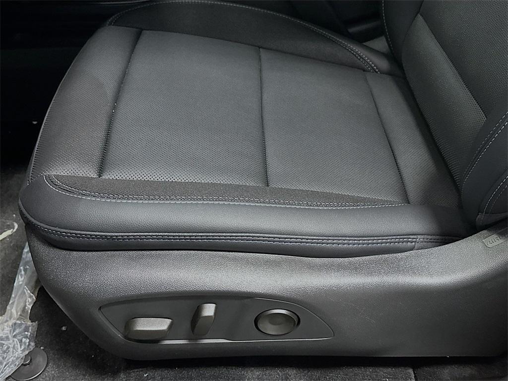 new 2025 Chevrolet Equinox EV car, priced at $40,685
