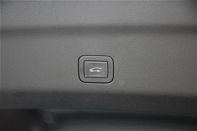 new 2025 Chevrolet Suburban car, priced at $84,726