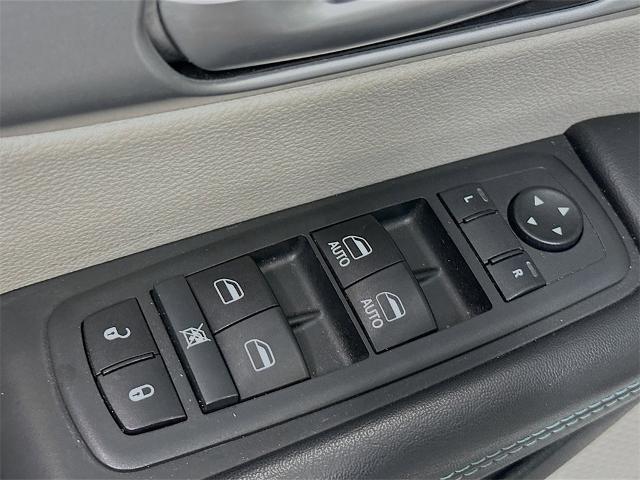 used 2018 Chrysler Pacifica Hybrid car, priced at $18,495