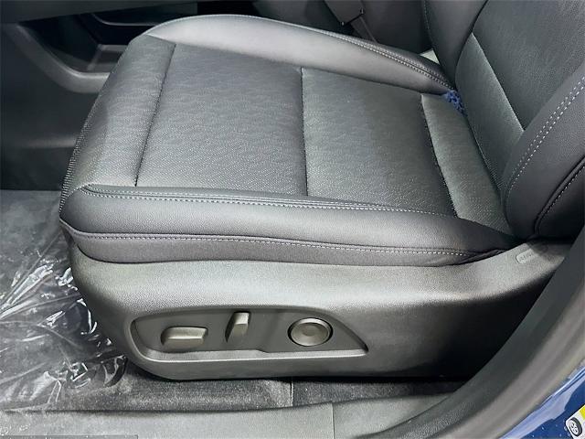 new 2026 Chevrolet Equinox car, priced at $30,545