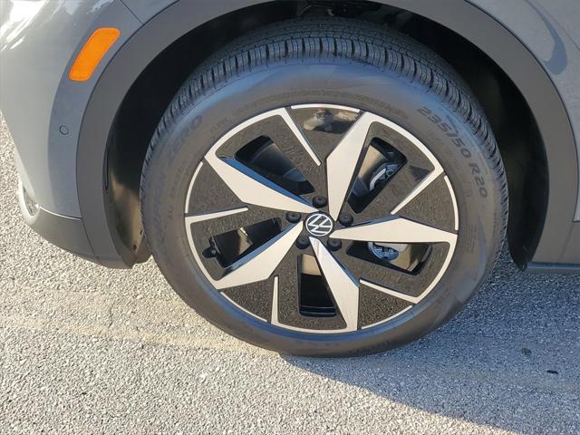 new 2025 Volkswagen ID.4 car, priced at $49,757