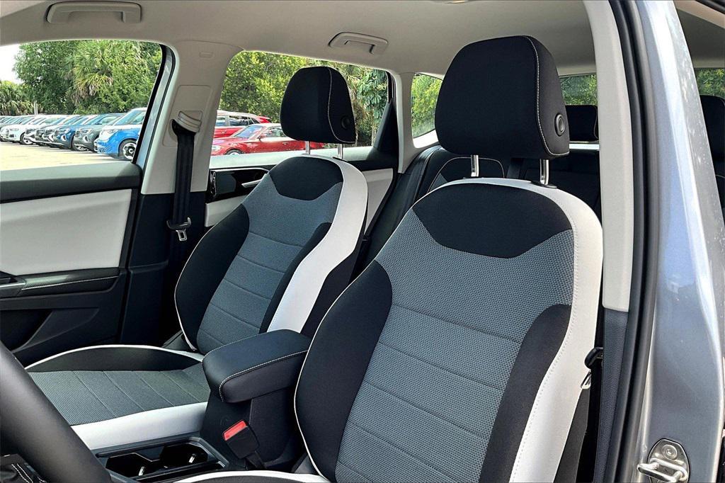 new 2025 Volkswagen Taos car, priced at $25,984