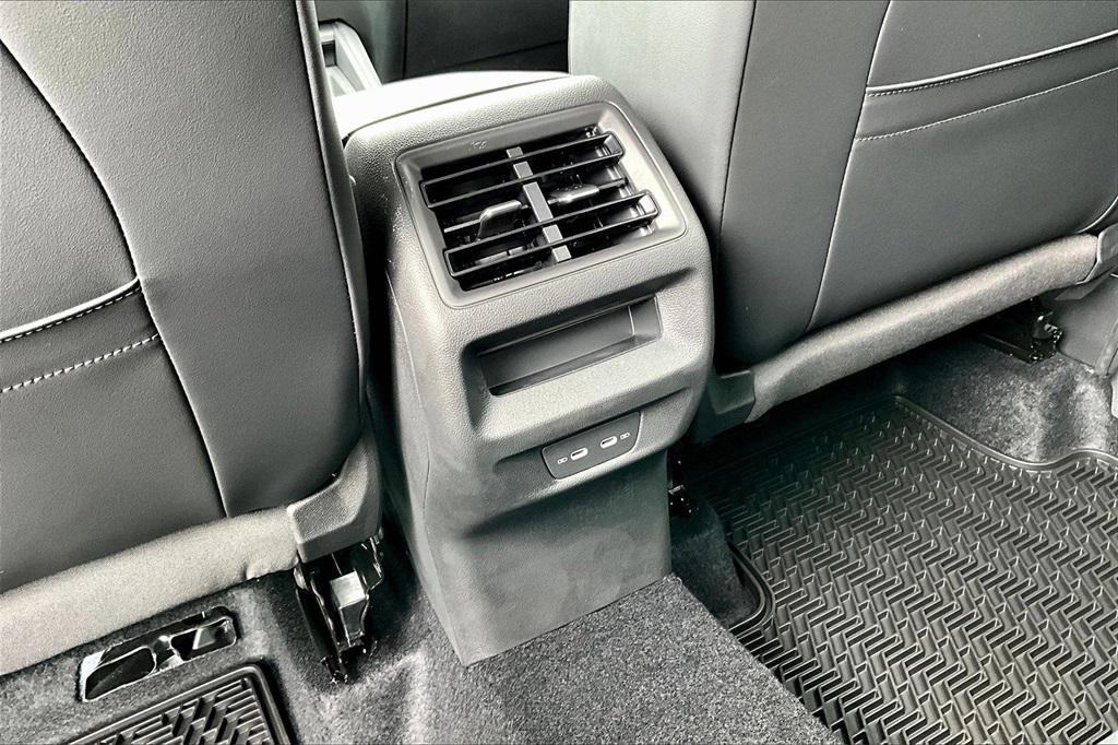 new 2025 Volkswagen Tiguan car, priced at $32,777