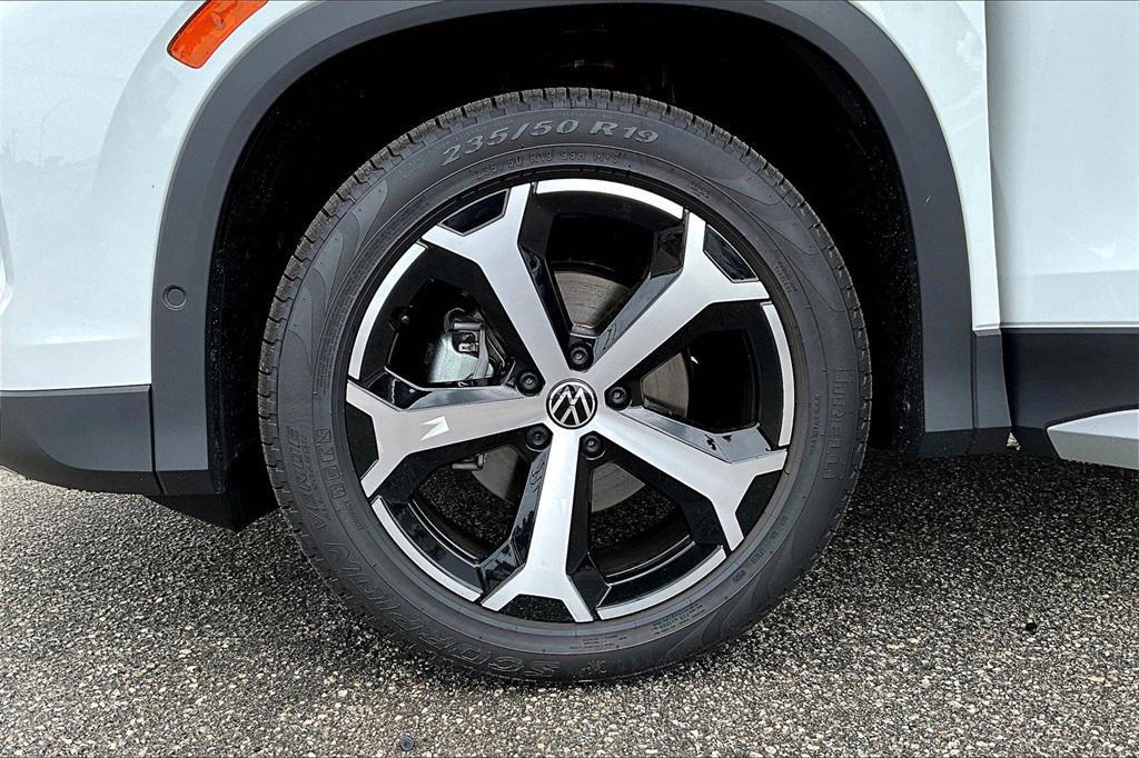 new 2025 Volkswagen Tiguan car, priced at $32,777