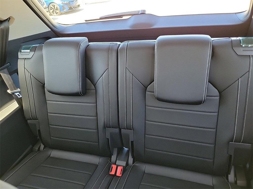 new 2025 Volkswagen Atlas car, priced at $43,129