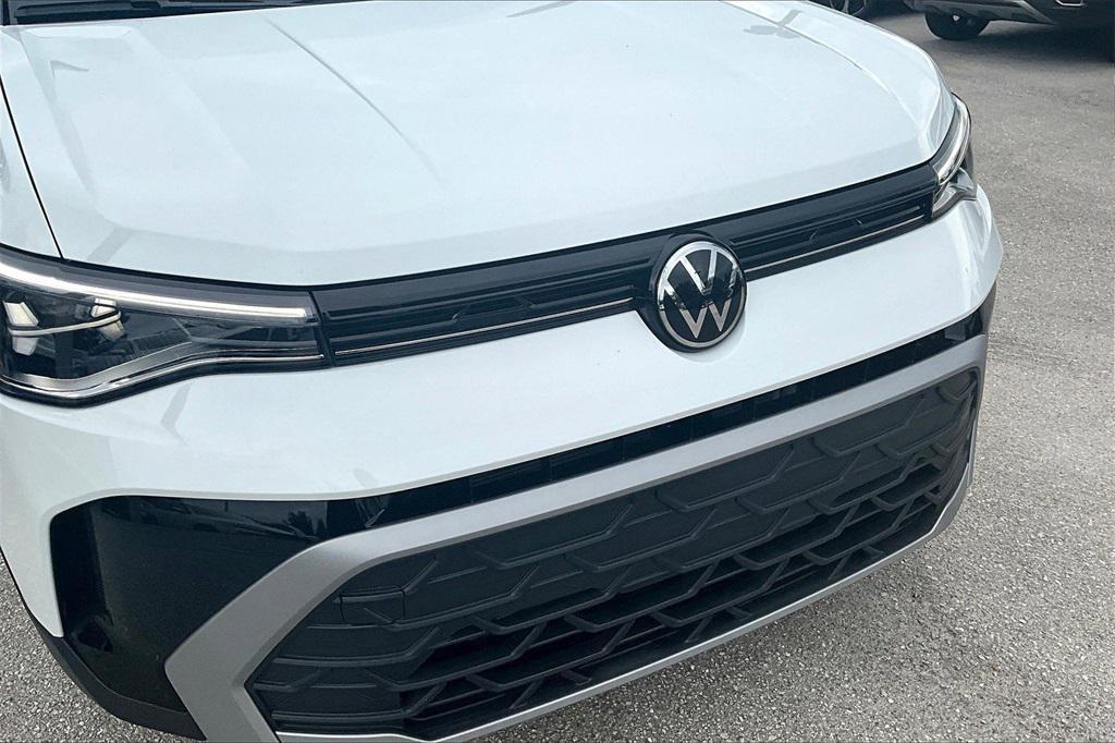 new 2025 Volkswagen Taos car, priced at $26,153