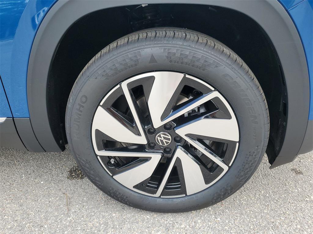 new 2025 Volkswagen Atlas car, priced at $43,207