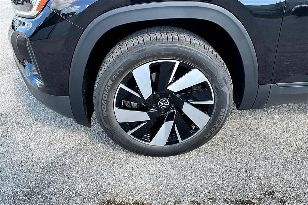 new 2026 Volkswagen Atlas Cross Sport car, priced at $43,548