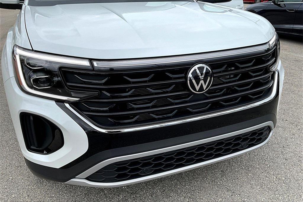 new 2026 Volkswagen Atlas car, priced at $41,236