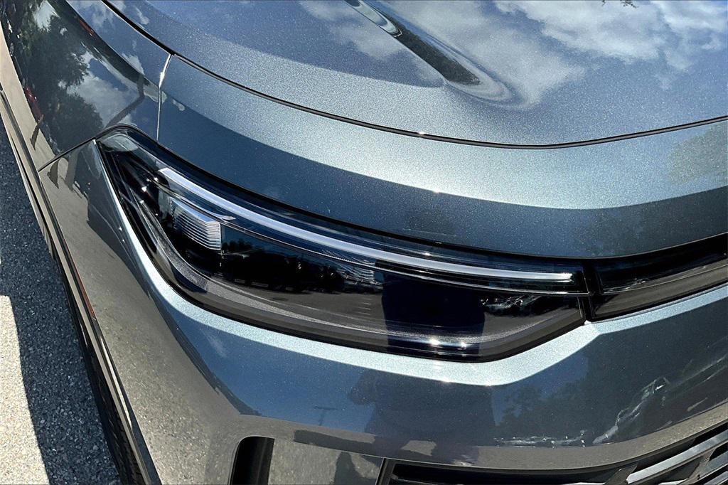 new 2025 Volkswagen Tiguan car, priced at $32,787