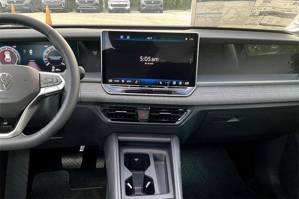 new 2025 Volkswagen Tiguan car, priced at $27,939