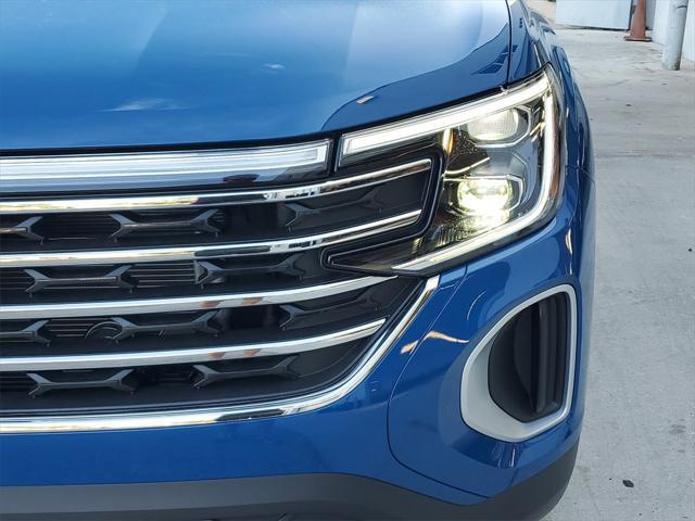 new 2025 Volkswagen Atlas car, priced at $38,229