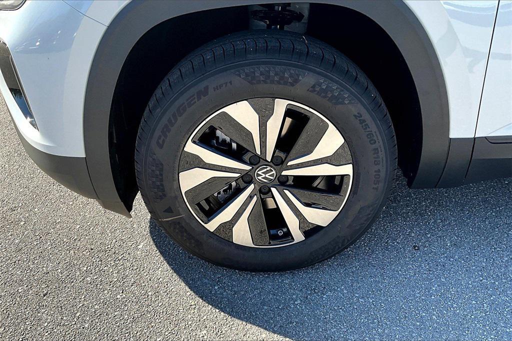 new 2026 Volkswagen Atlas Cross Sport car, priced at $37,437