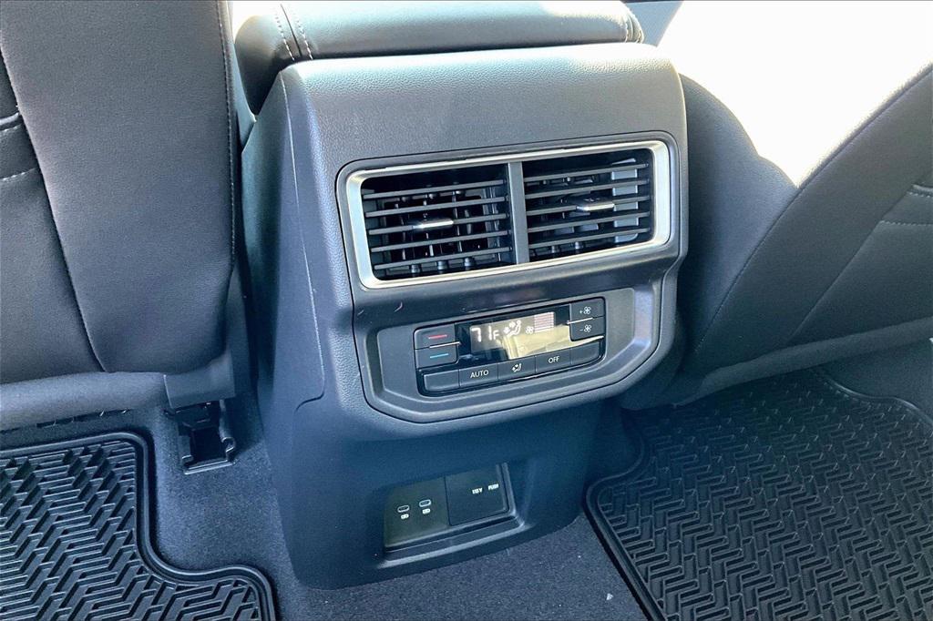 new 2026 Volkswagen Atlas car, priced at $45,649