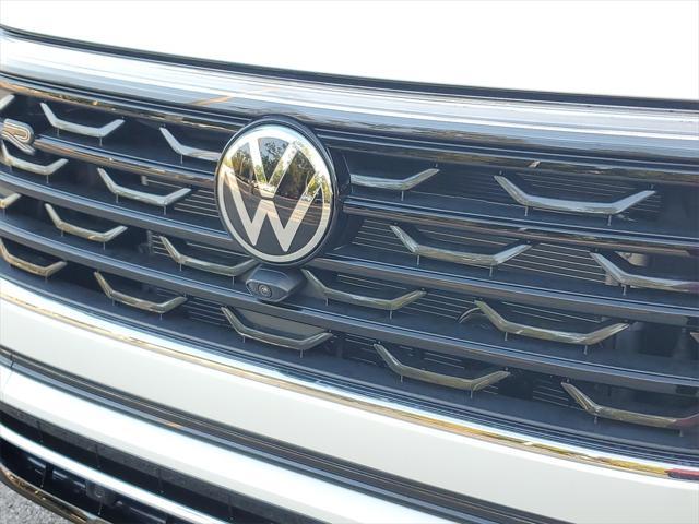 new 2025 Volkswagen Atlas car, priced at $52,770