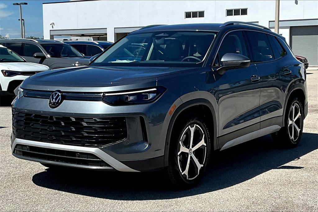 new 2025 Volkswagen Tiguan car, priced at $32,756