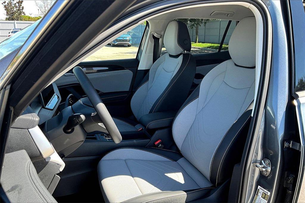 new 2025 Volkswagen Tiguan car, priced at $32,756