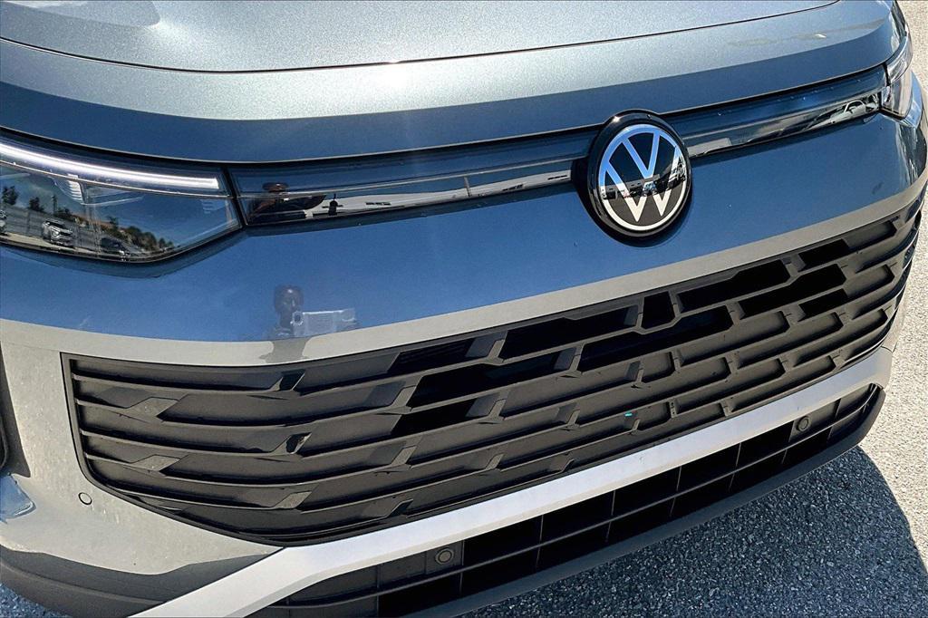 new 2025 Volkswagen Tiguan car, priced at $32,756