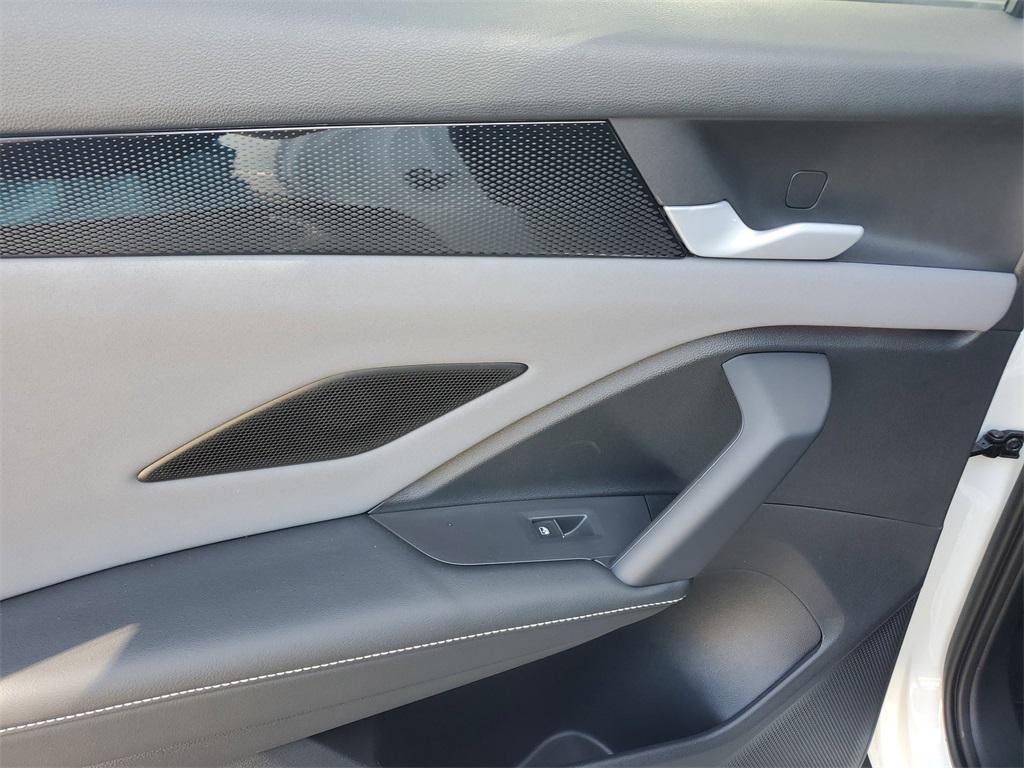 new 2025 Volkswagen Tiguan car, priced at $33,527
