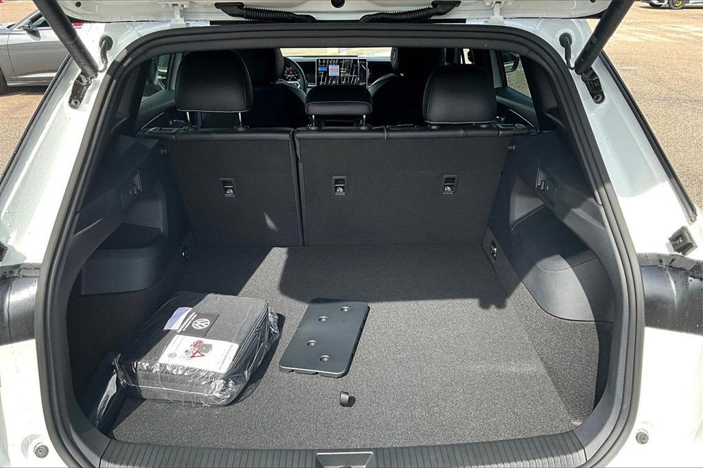 new 2025 Volkswagen Tiguan car, priced at $36,124