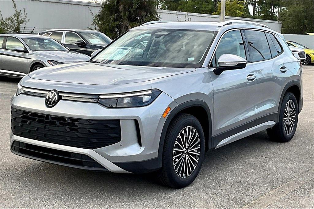 new 2025 Volkswagen Tiguan car, priced at $28,140