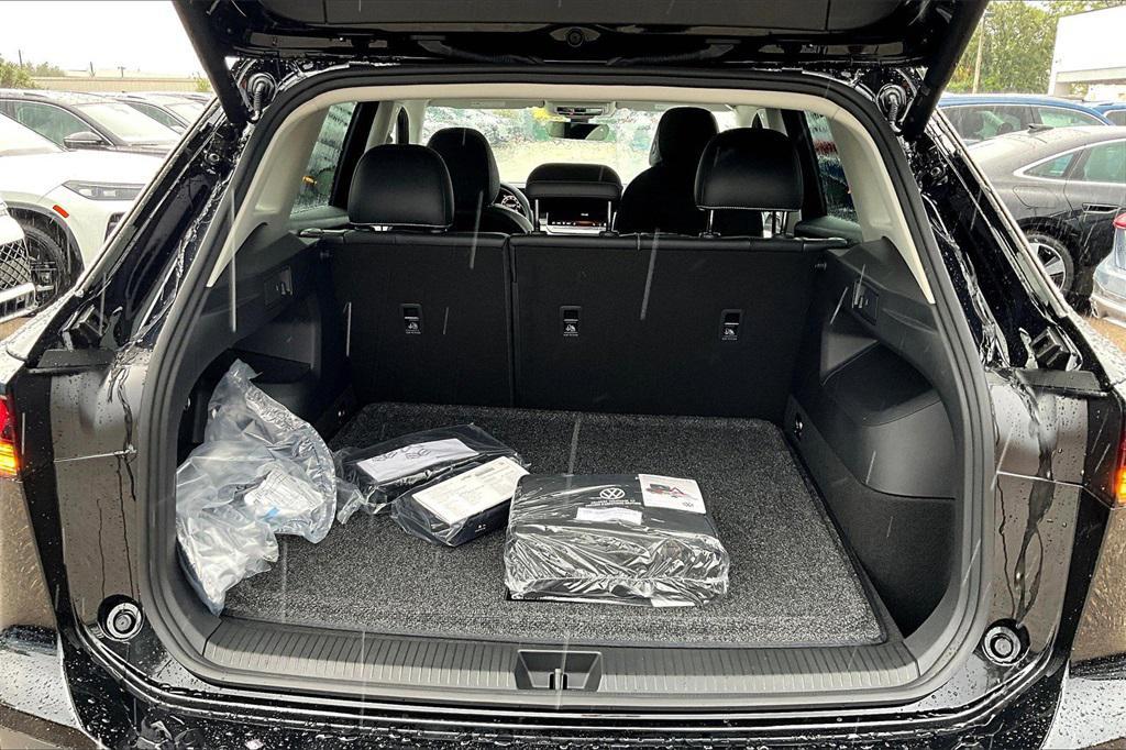 new 2025 Volkswagen Tiguan car, priced at $35,355