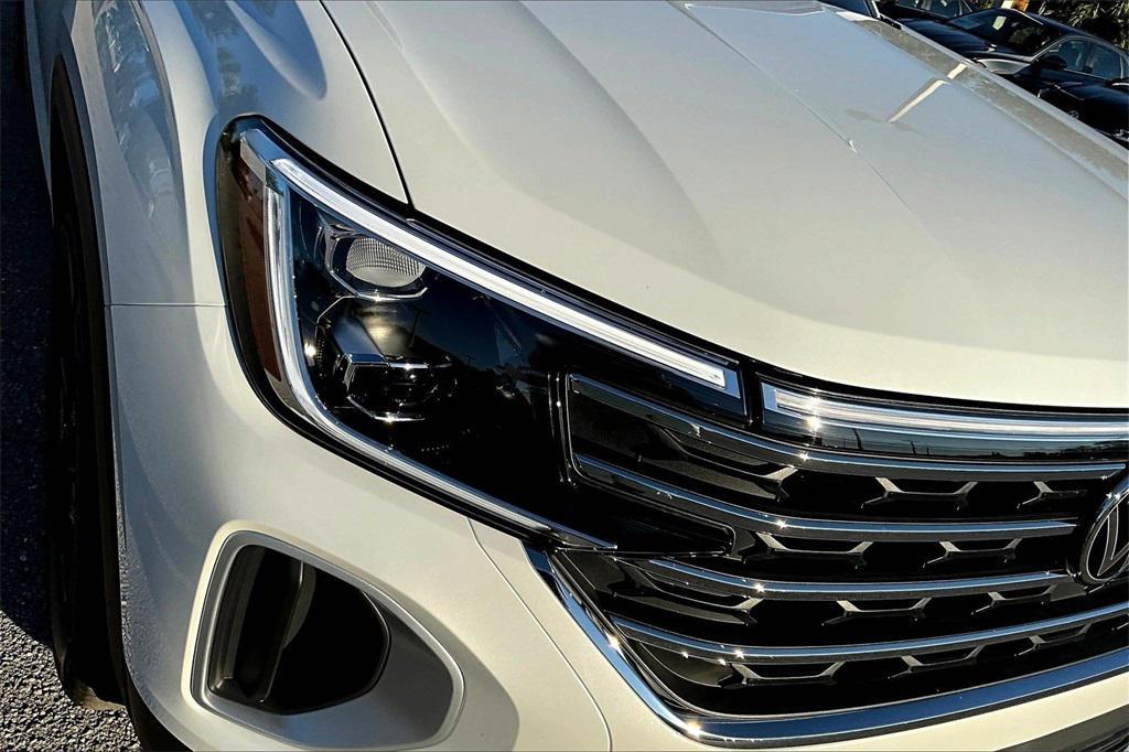 new 2026 Volkswagen Atlas car, priced at $45,051