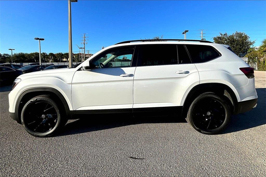 new 2026 Volkswagen Atlas car, priced at $45,051