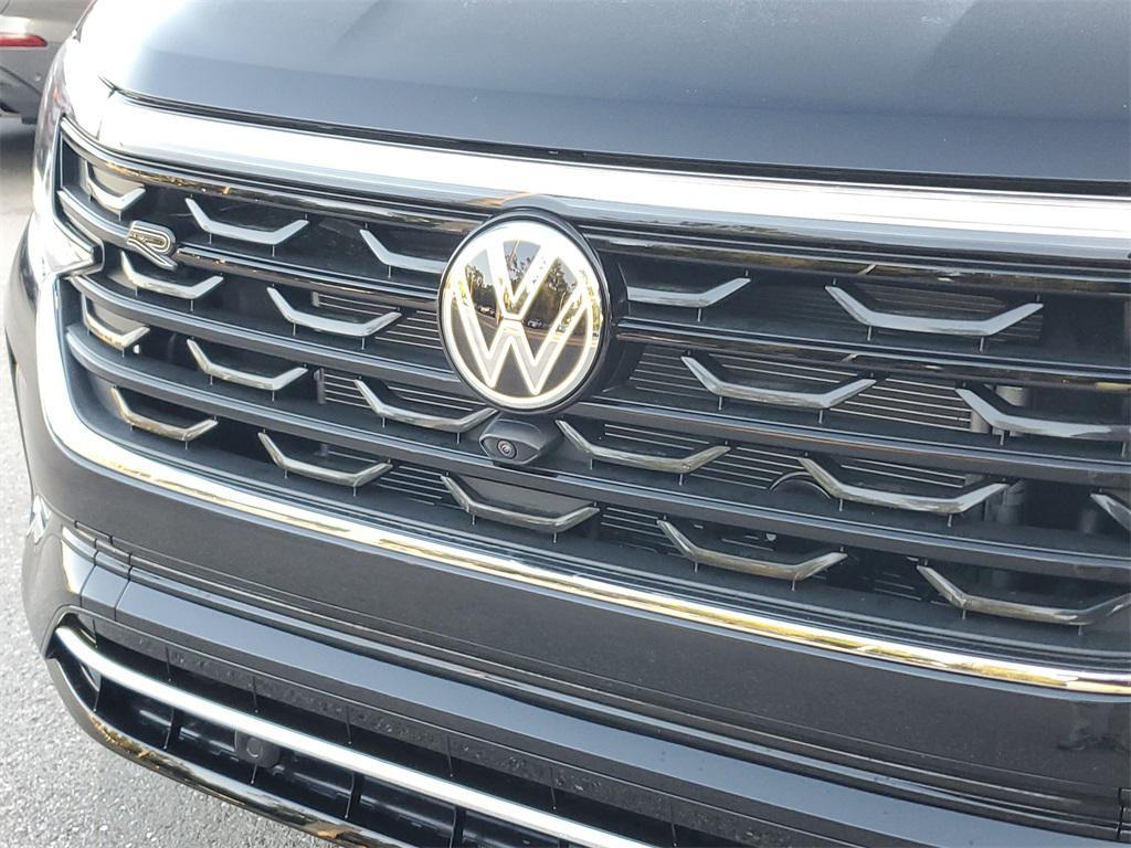 new 2025 Volkswagen Atlas car, priced at $50,660