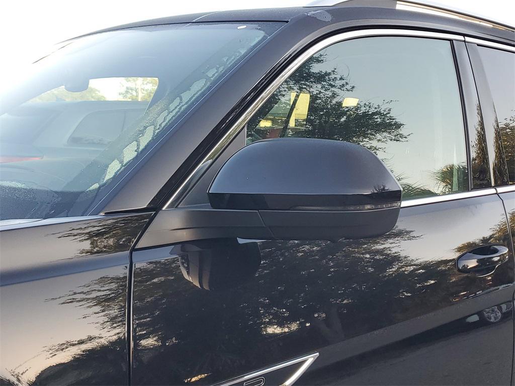 new 2025 Volkswagen Atlas car, priced at $50,660