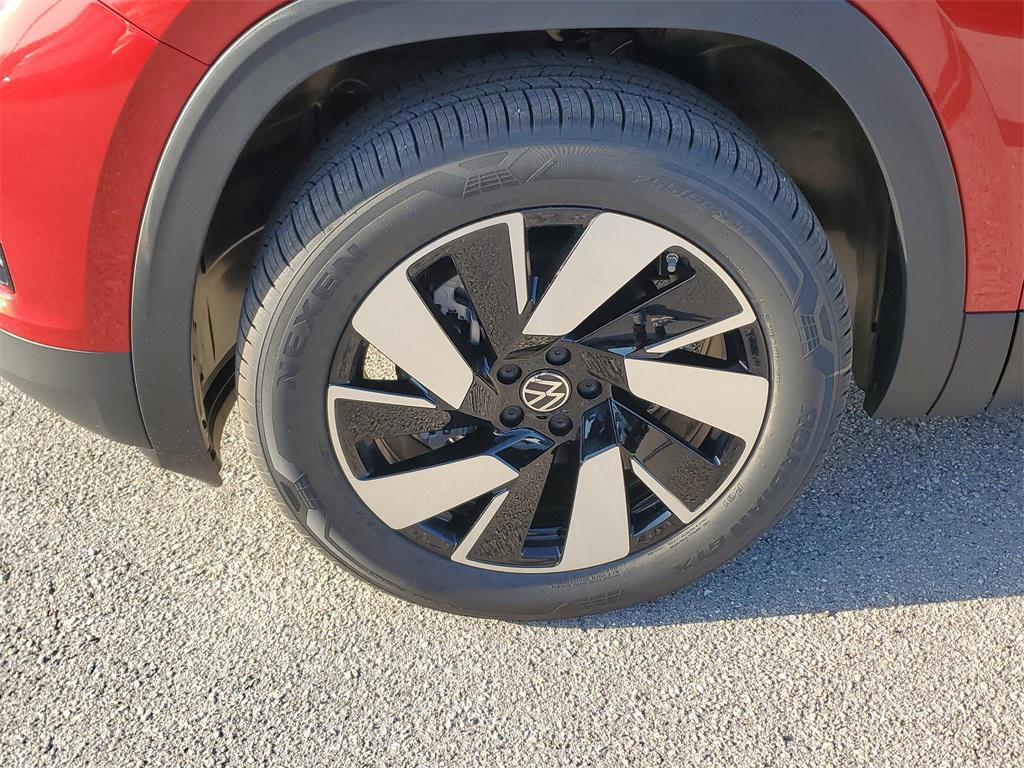 new 2025 Volkswagen Atlas Cross Sport car, priced at $39,425