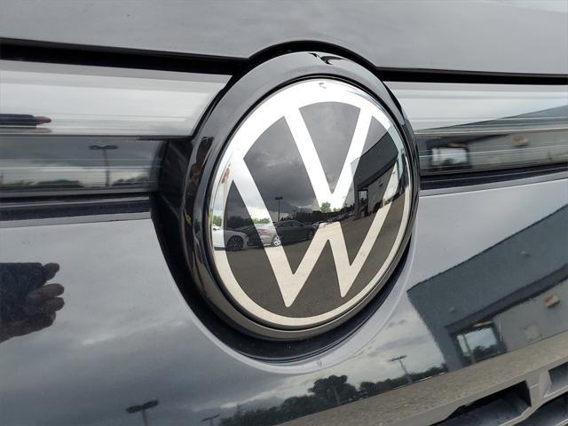 new 2025 Volkswagen Tiguan car, priced at $29,833