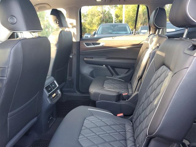 new 2025 Volkswagen Atlas car, priced at $52,978