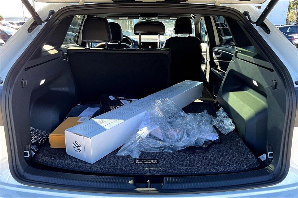 new 2026 Volkswagen Atlas Cross Sport car, priced at $46,491