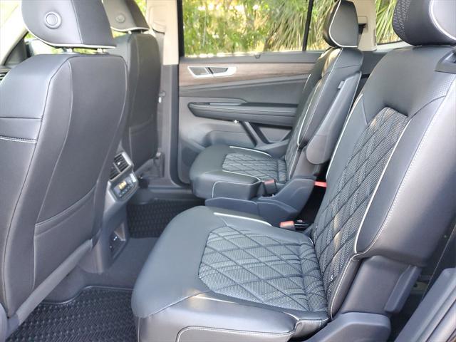 new 2025 Volkswagen Atlas car, priced at $53,585