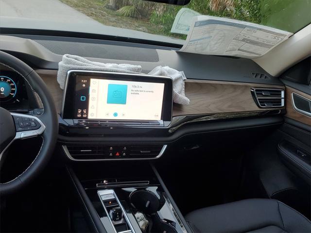 new 2025 Volkswagen Atlas car, priced at $43,596