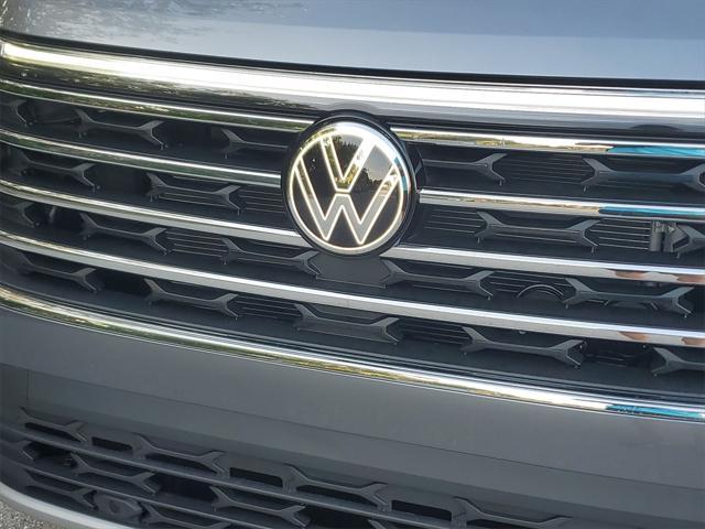 new 2025 Volkswagen Atlas car, priced at $43,596